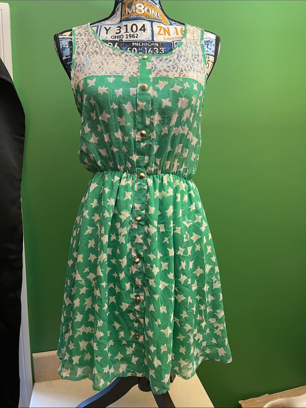 Green Star Print Lace Yoke Button-Front Dress by Blue Sz S